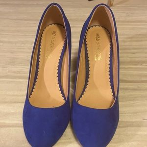 Blue suede pumps